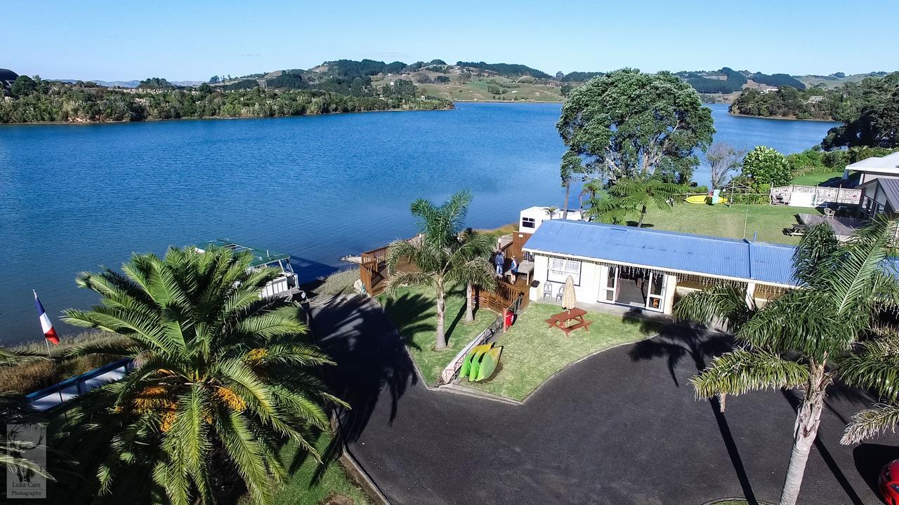 Raglan Palm Beach Motel エクステリア 写真