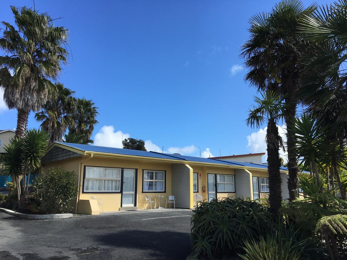 Raglan Palm Beach Motel エクステリア 写真
