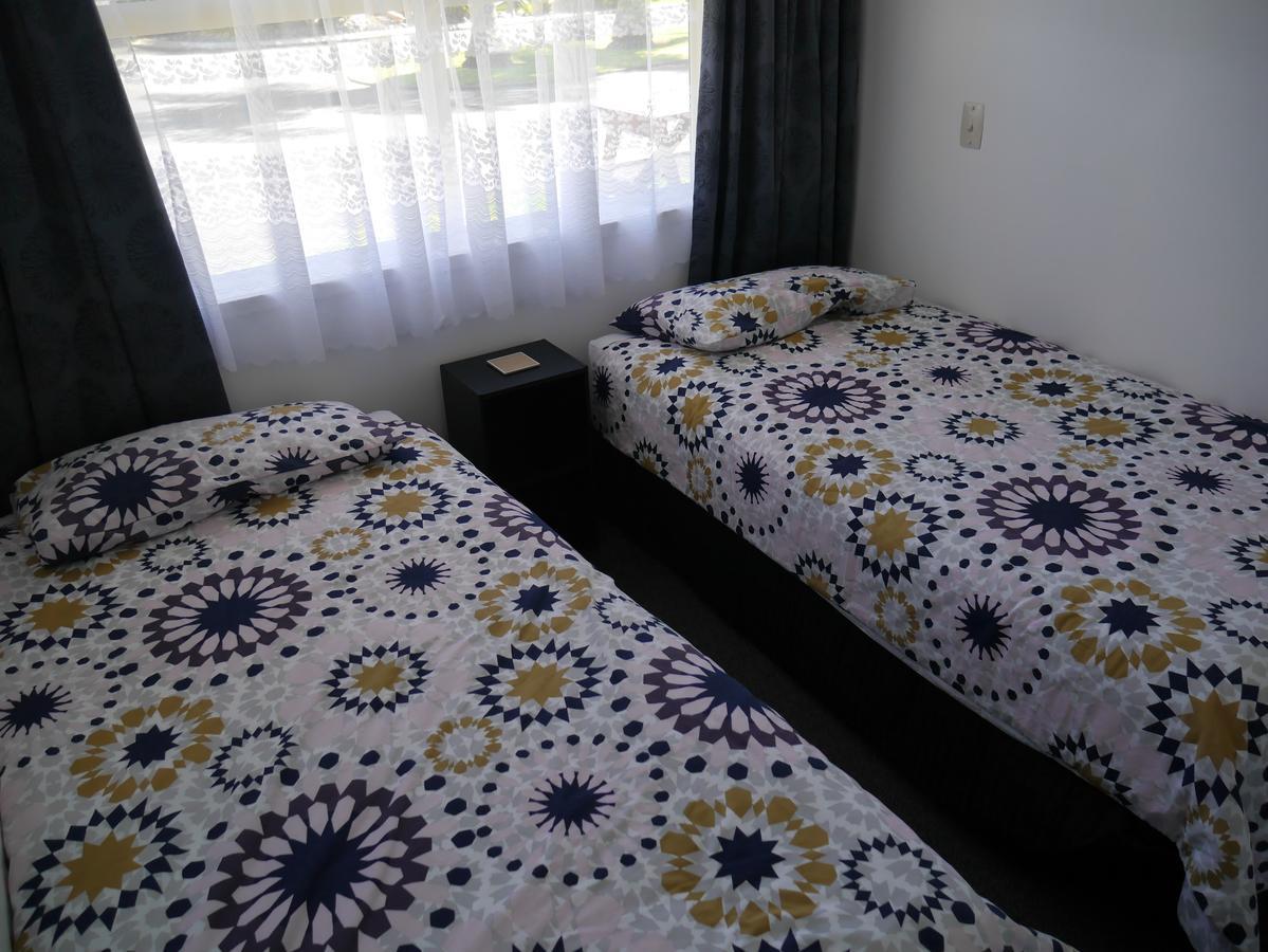 Raglan Palm Beach Motel エクステリア 写真
