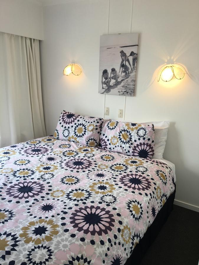 Raglan Palm Beach Motel エクステリア 写真