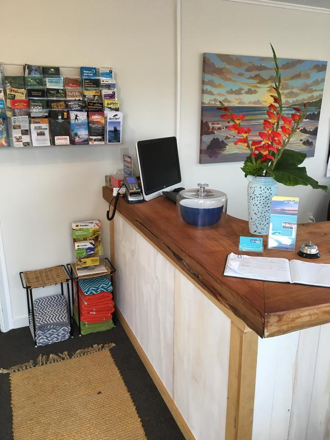 Raglan Palm Beach Motel エクステリア 写真