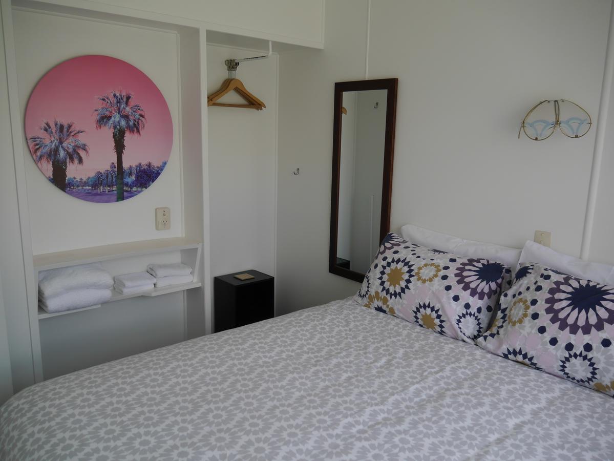 Raglan Palm Beach Motel エクステリア 写真