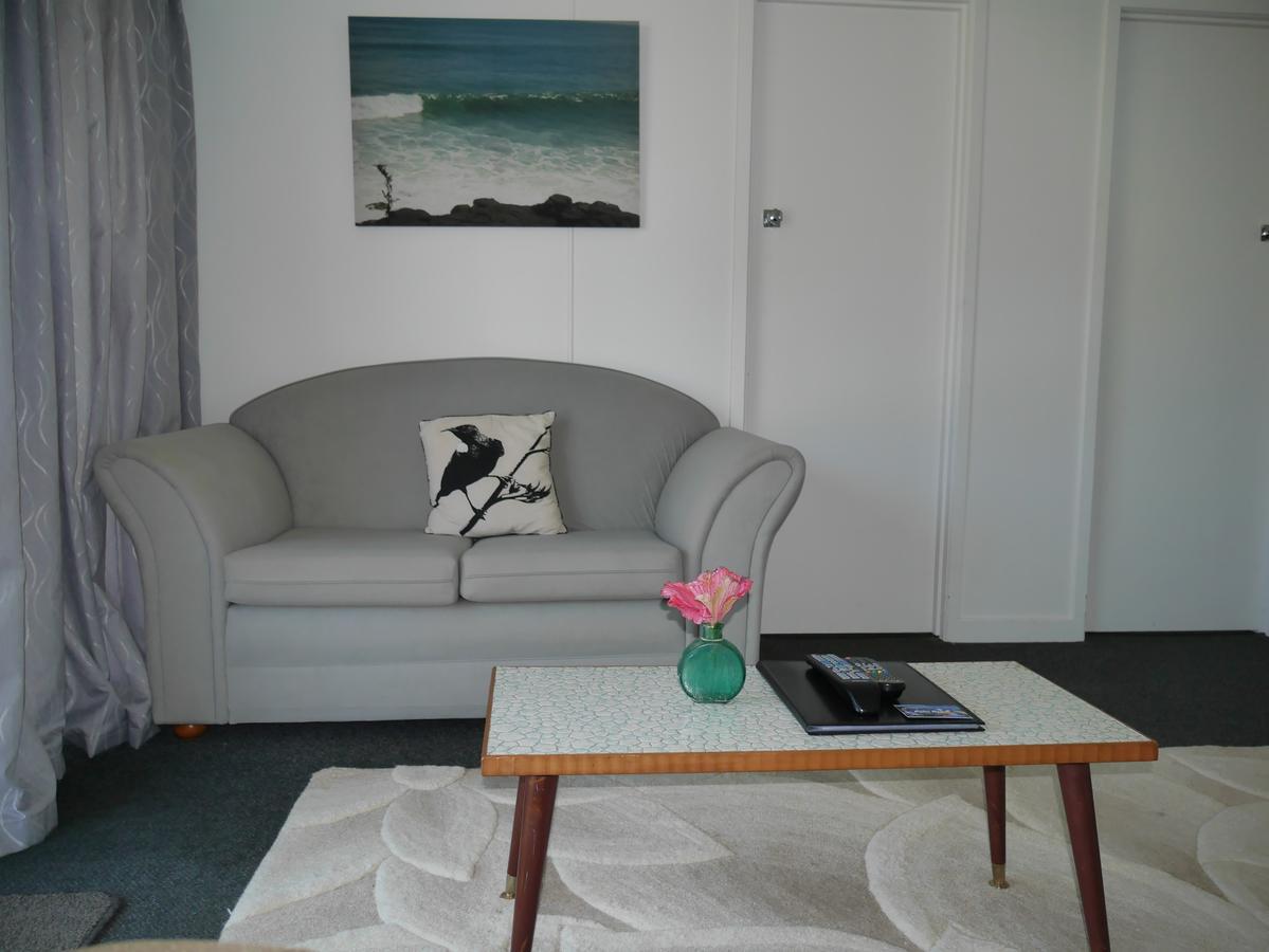 Raglan Palm Beach Motel エクステリア 写真