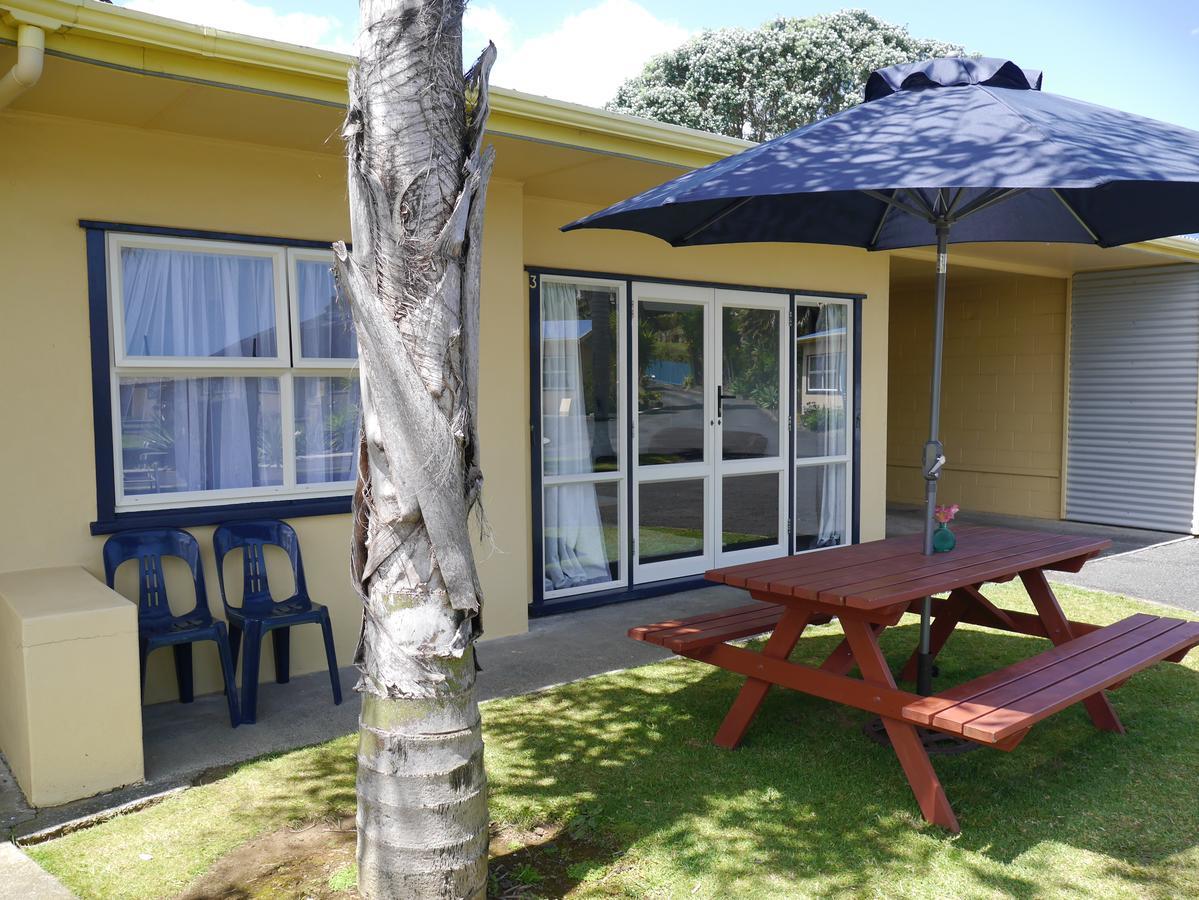 Raglan Palm Beach Motel エクステリア 写真