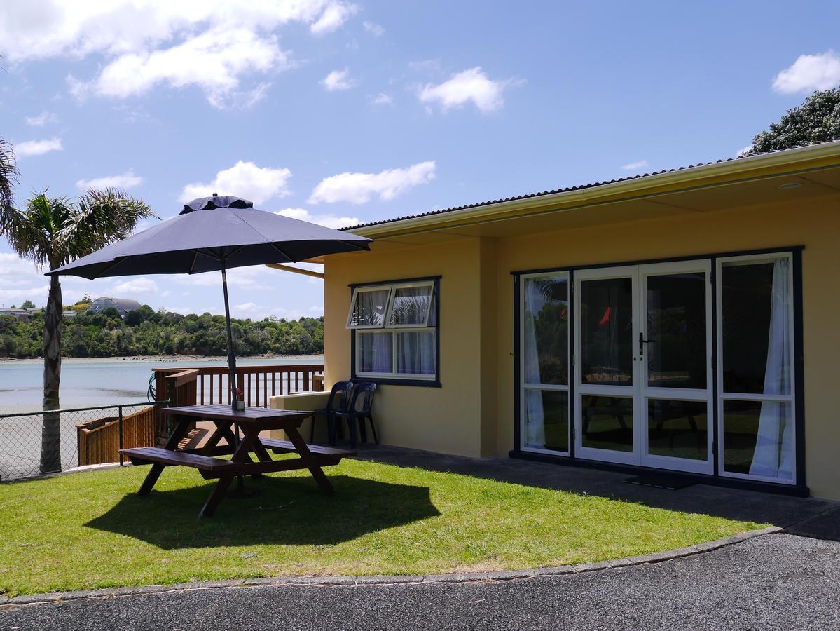 Raglan Palm Beach Motel エクステリア 写真