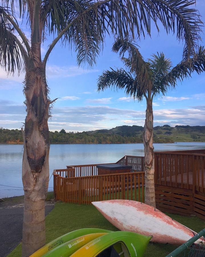 Raglan Palm Beach Motel エクステリア 写真