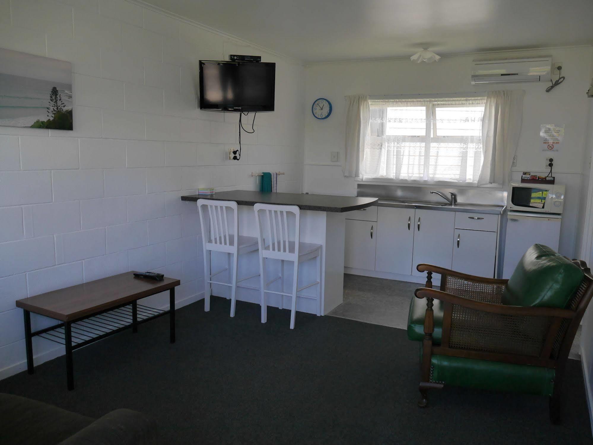 Raglan Palm Beach Motel エクステリア 写真