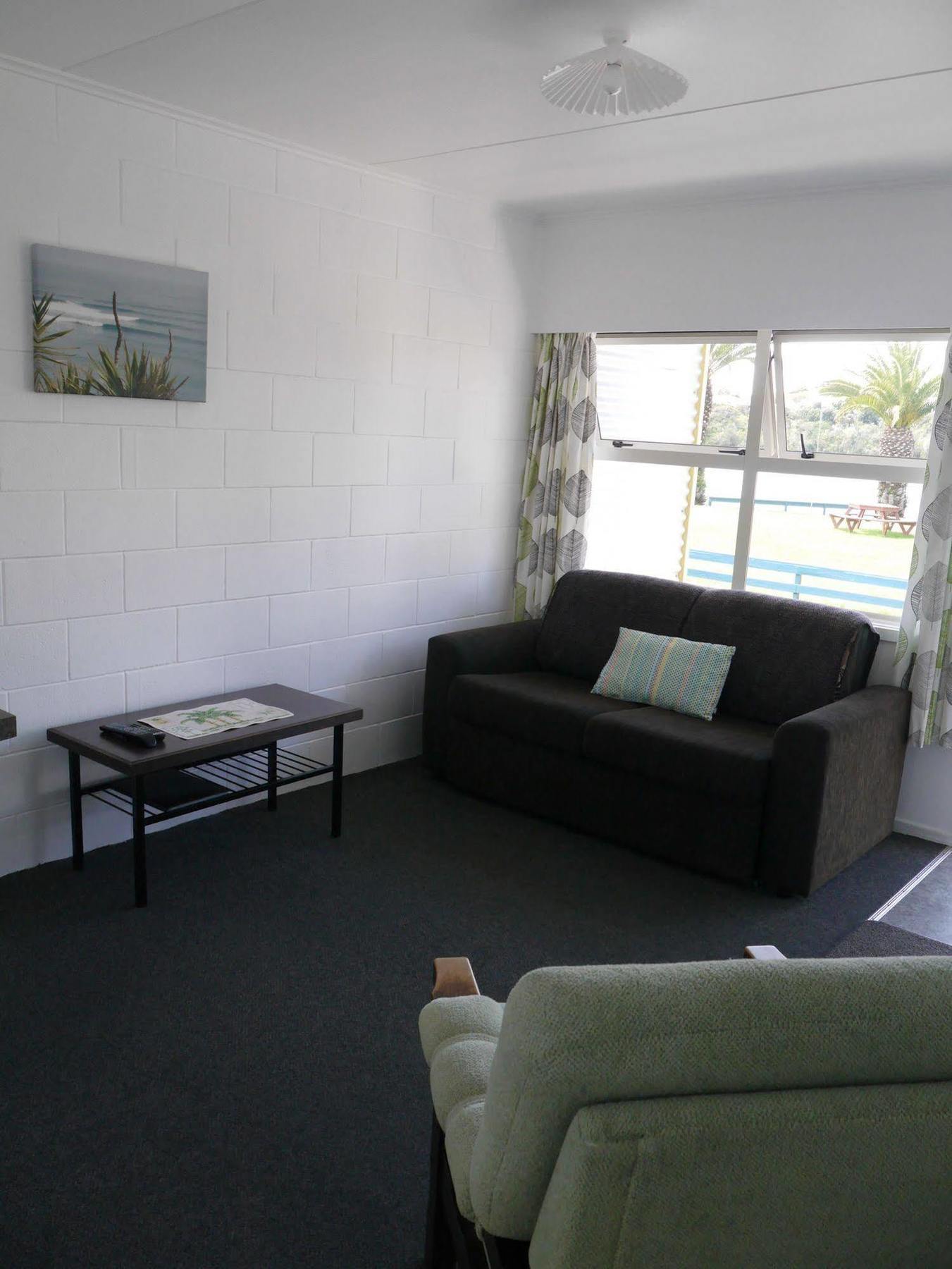Raglan Palm Beach Motel エクステリア 写真