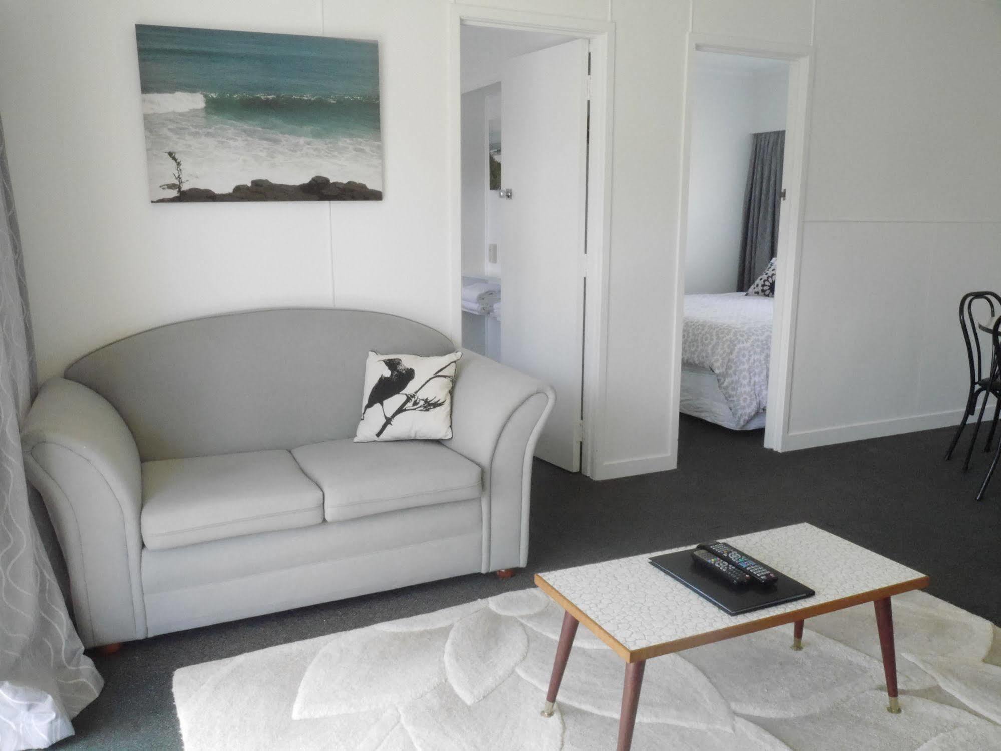 Raglan Palm Beach Motel エクステリア 写真