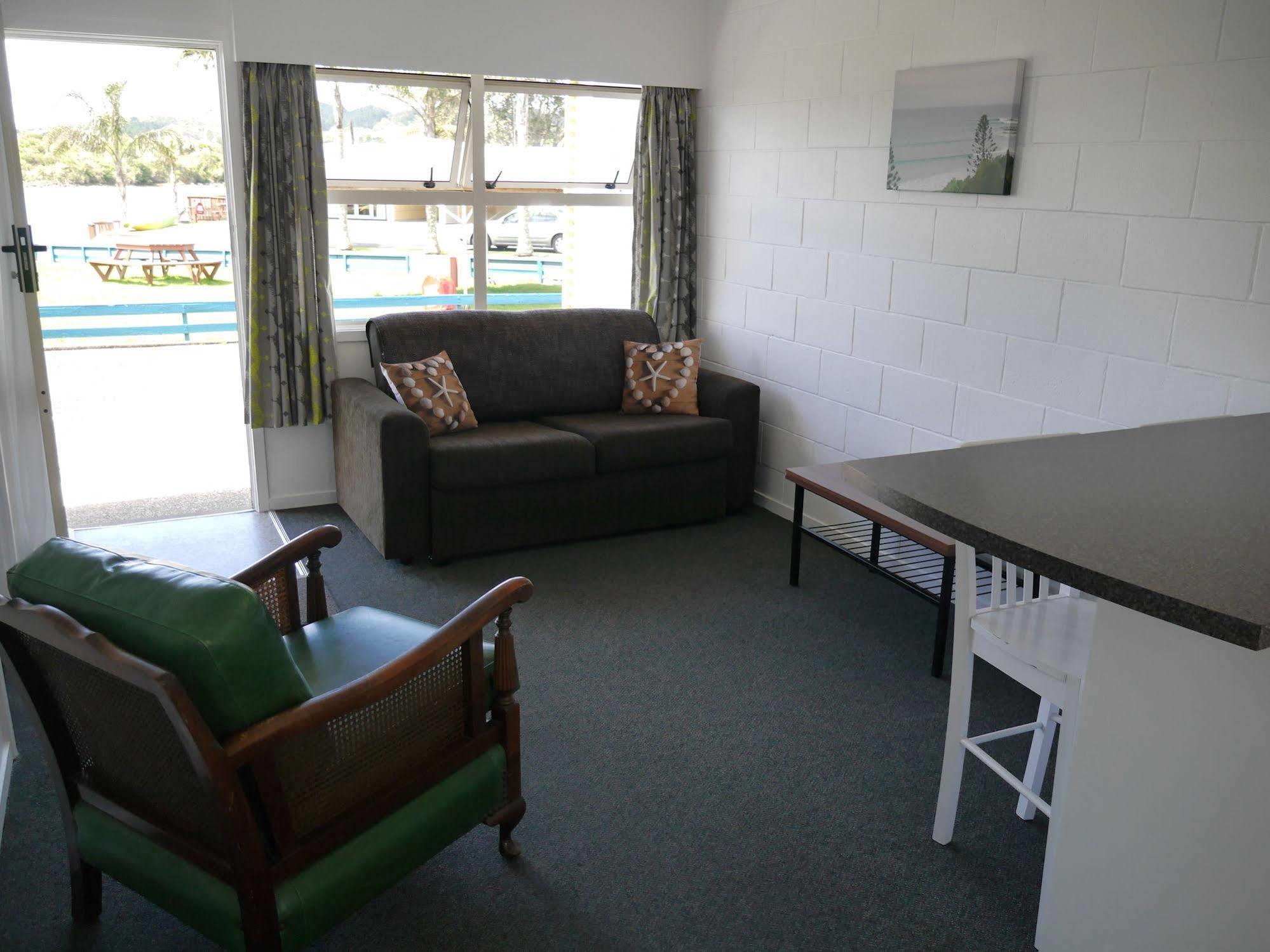 Raglan Palm Beach Motel エクステリア 写真