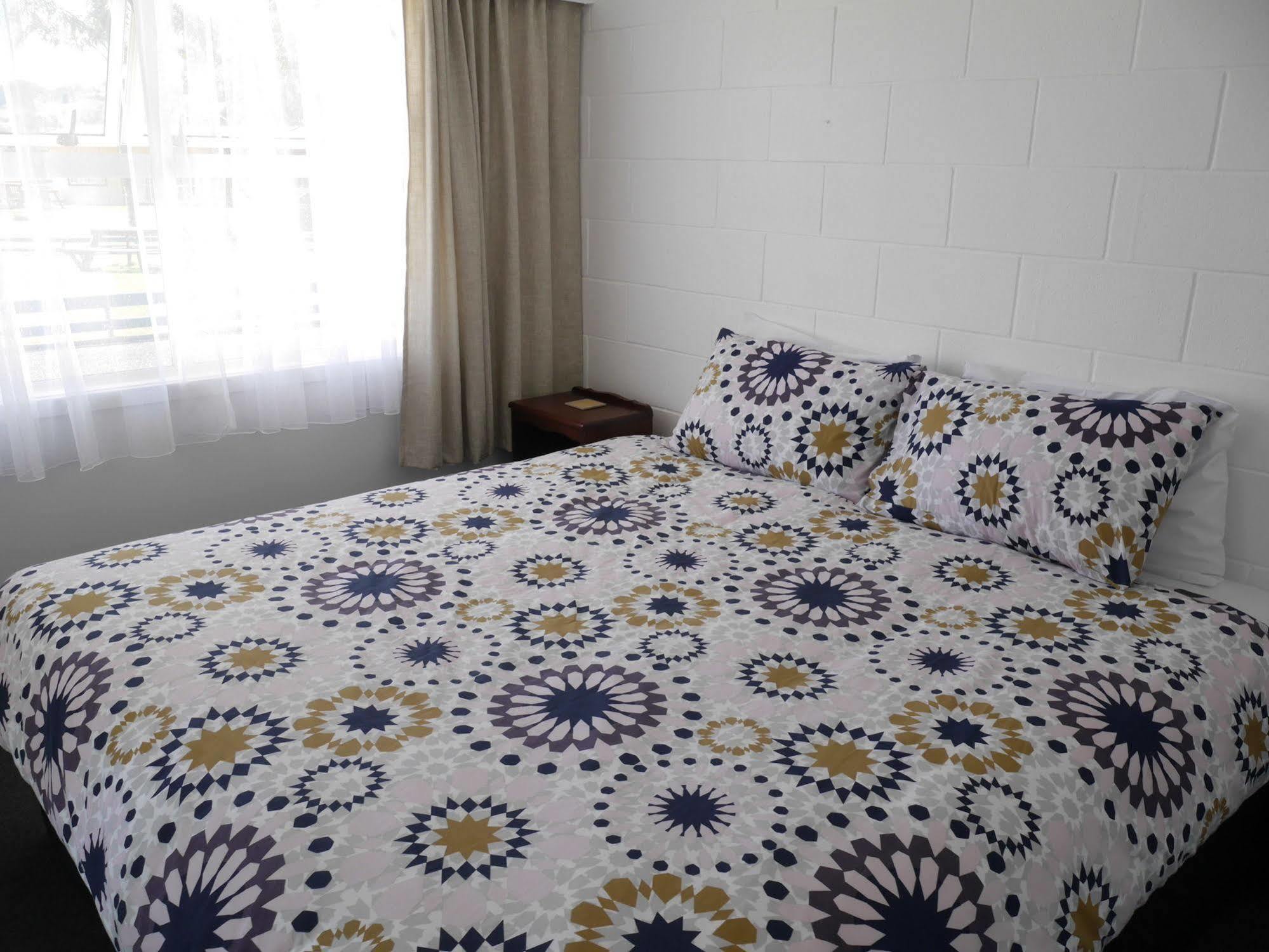 Raglan Palm Beach Motel エクステリア 写真